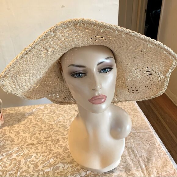 Cream Wide Brim Crochet Straw Hat w/ Black Hatband OSFA Gorgeous - Picture 2 of 9